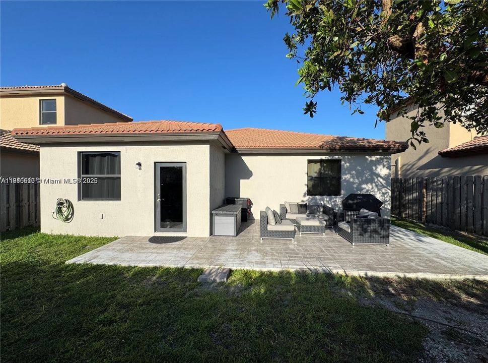 Active With Contract: $3,300 (4 beds, 3 baths, 1992 Square Feet)