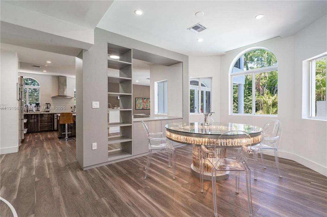 待售: $3,250,000 (5 贝兹, 5 浴室, 3392 平方英尺)