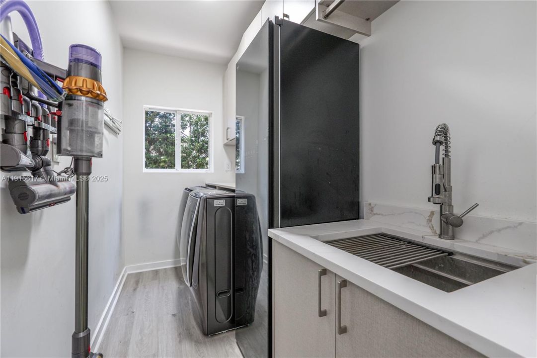 待售: $3,250,000 (5 贝兹, 5 浴室, 3392 平方英尺)