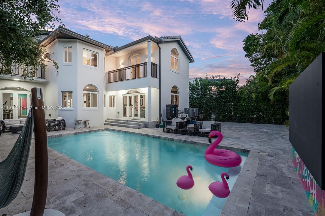 待售: $3,250,000 (5 贝兹, 5 浴室, 3392 平方英尺)