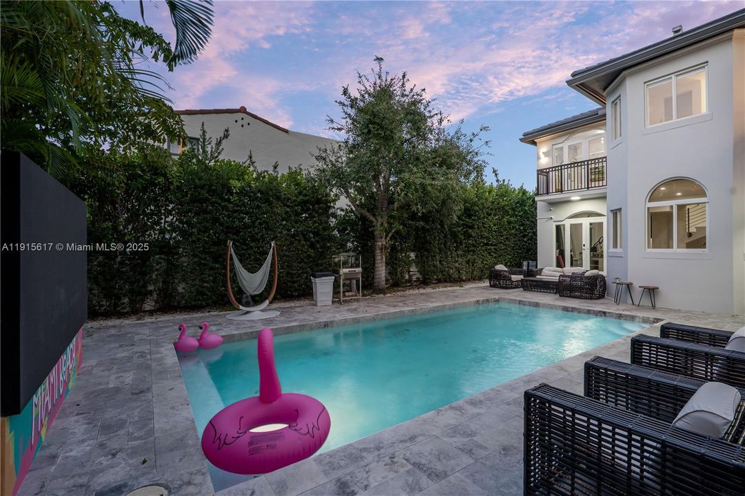 待售: $3,250,000 (5 贝兹, 5 浴室, 3392 平方英尺)