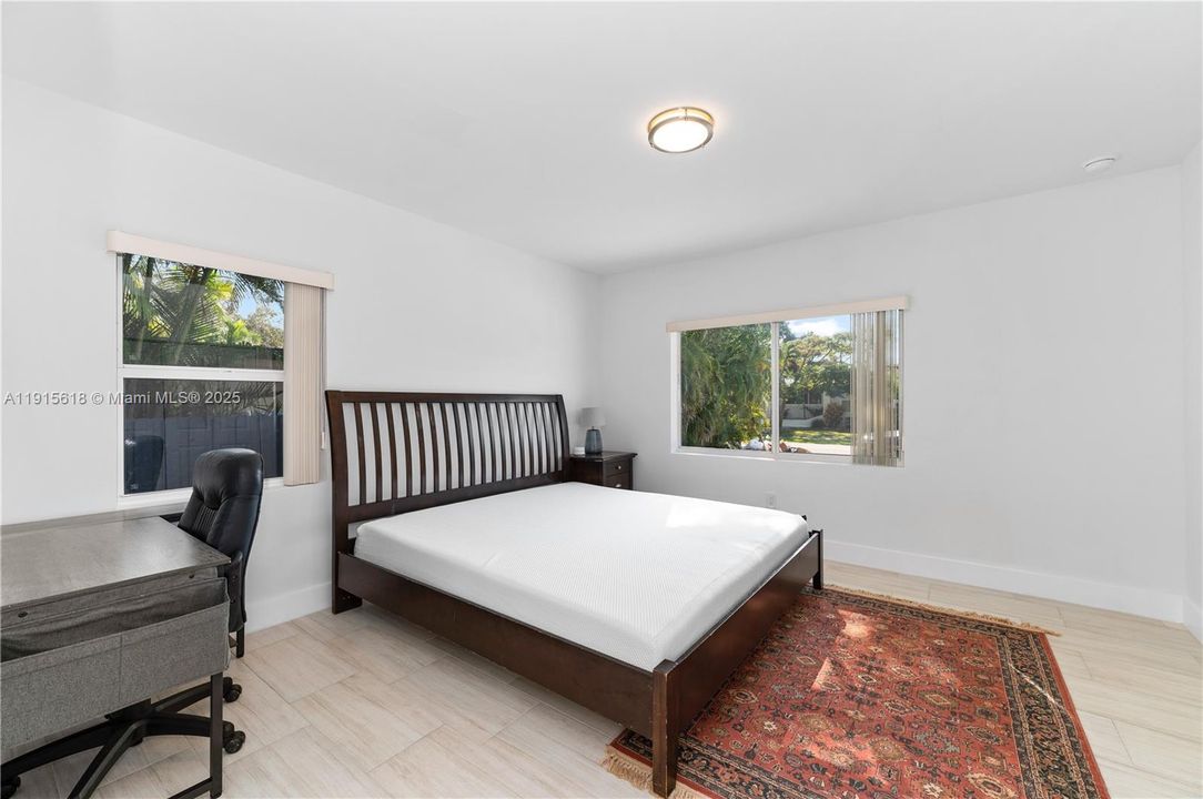 待售: $1,600,000 (6 贝兹, 6 浴室, 1938 平方英尺)