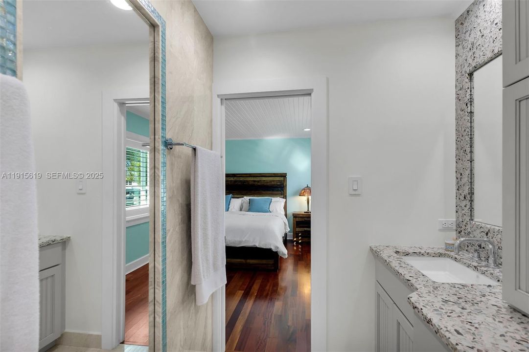 For Sale: $3,000,000 (3 beds, 3 baths, 1596 Square Feet)