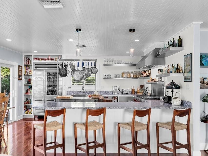 For Sale: $3,000,000 (3 beds, 3 baths, 1596 Square Feet)