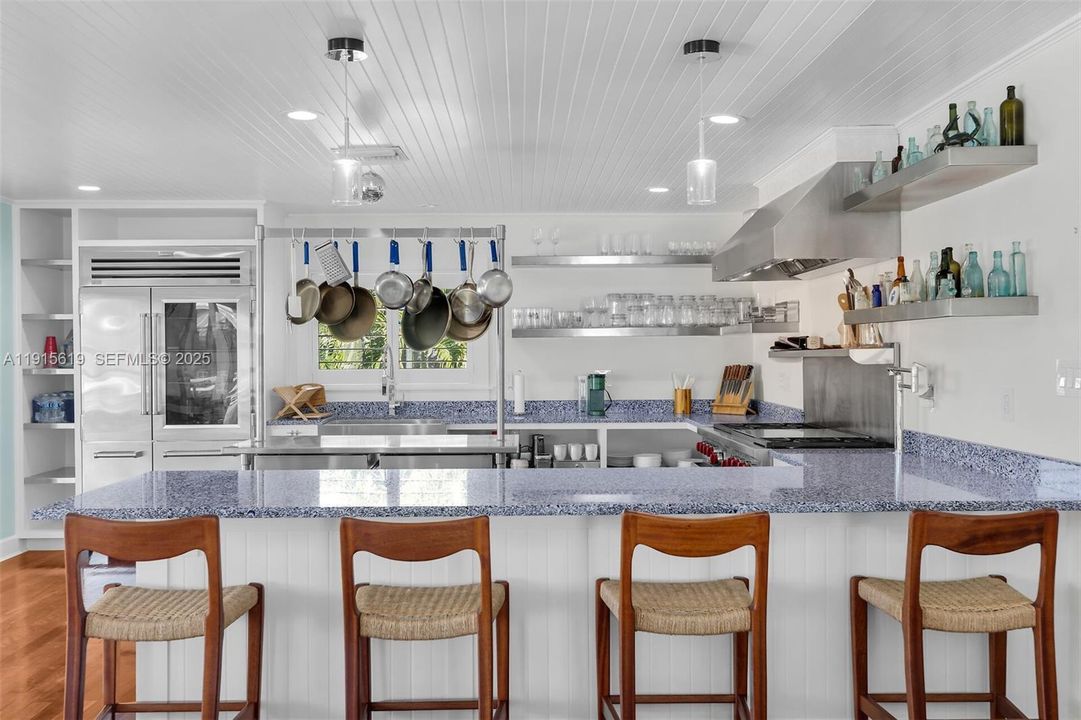 For Sale: $3,000,000 (3 beds, 3 baths, 1596 Square Feet)