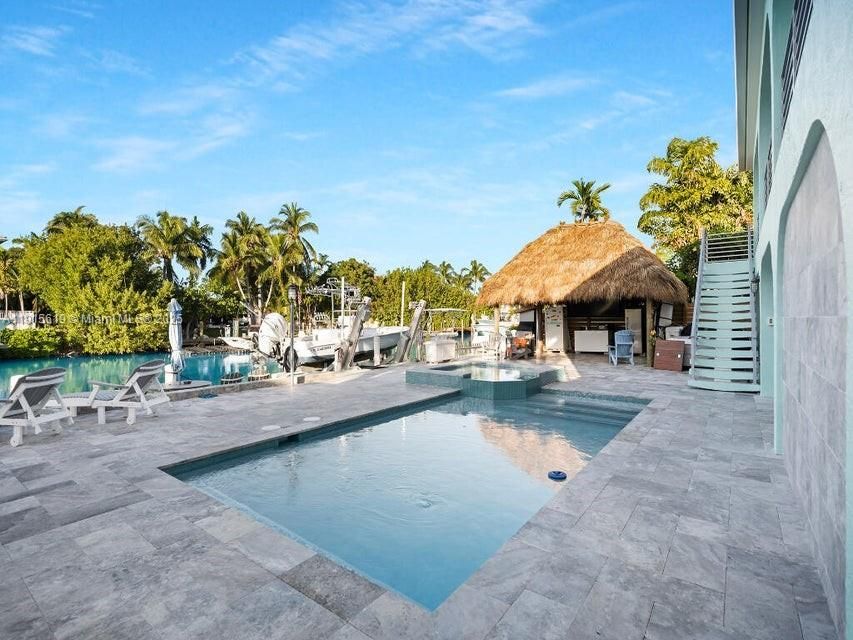 For Sale: $3,000,000 (3 beds, 3 baths, 1596 Square Feet)