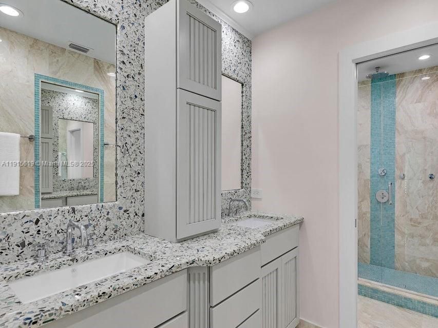 For Sale: $3,000,000 (3 beds, 3 baths, 1596 Square Feet)