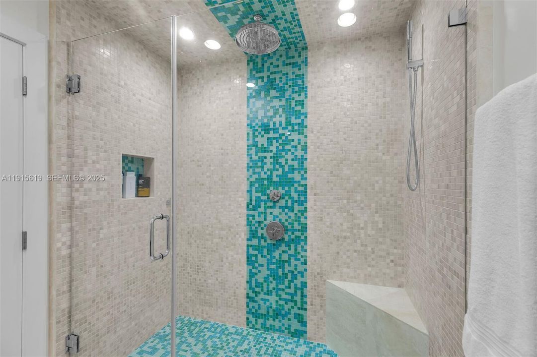 En Venta: $3,000,000 (3 camas, 3 baños, 1596 Pies cuadrados)