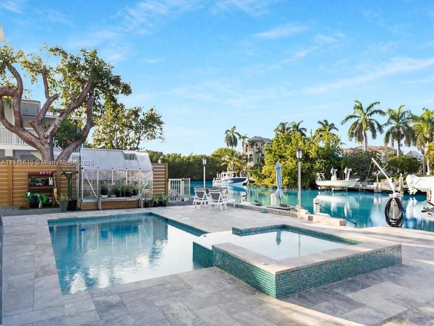 For Sale: $3,000,000 (3 beds, 3 baths, 1596 Square Feet)