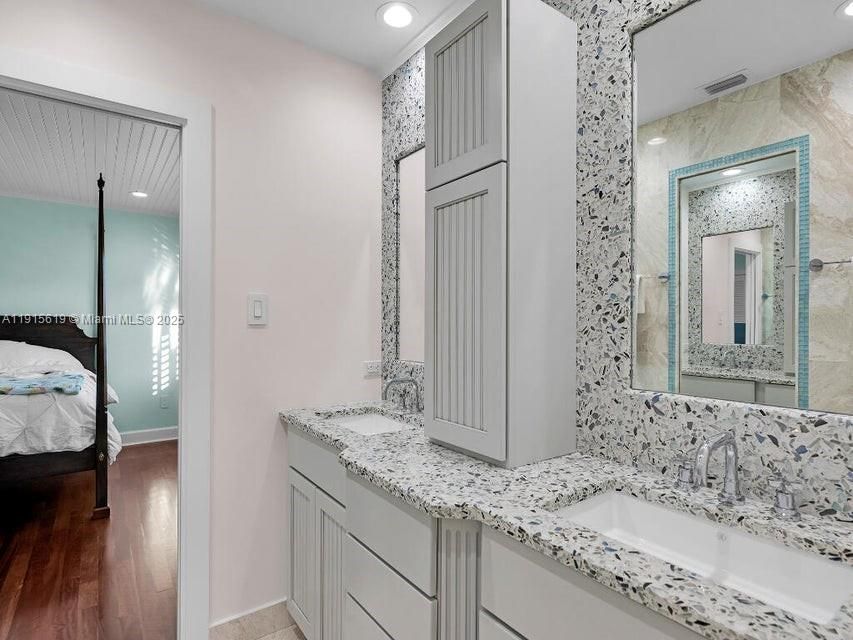 For Sale: $3,000,000 (3 beds, 3 baths, 1596 Square Feet)