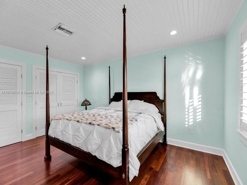 For Sale: $3,000,000 (3 beds, 3 baths, 1596 Square Feet)