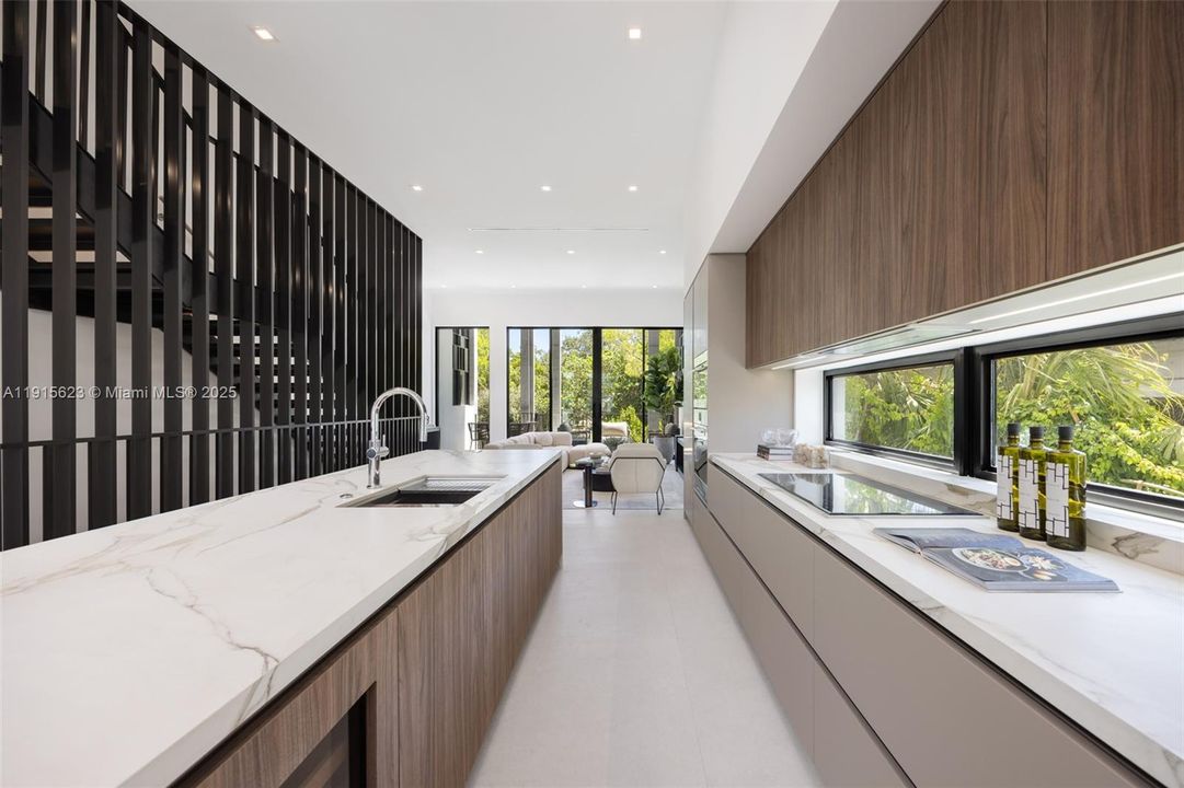 For Sale: $1,985,000 (3 beds, 3 baths, 2841 Square Feet)