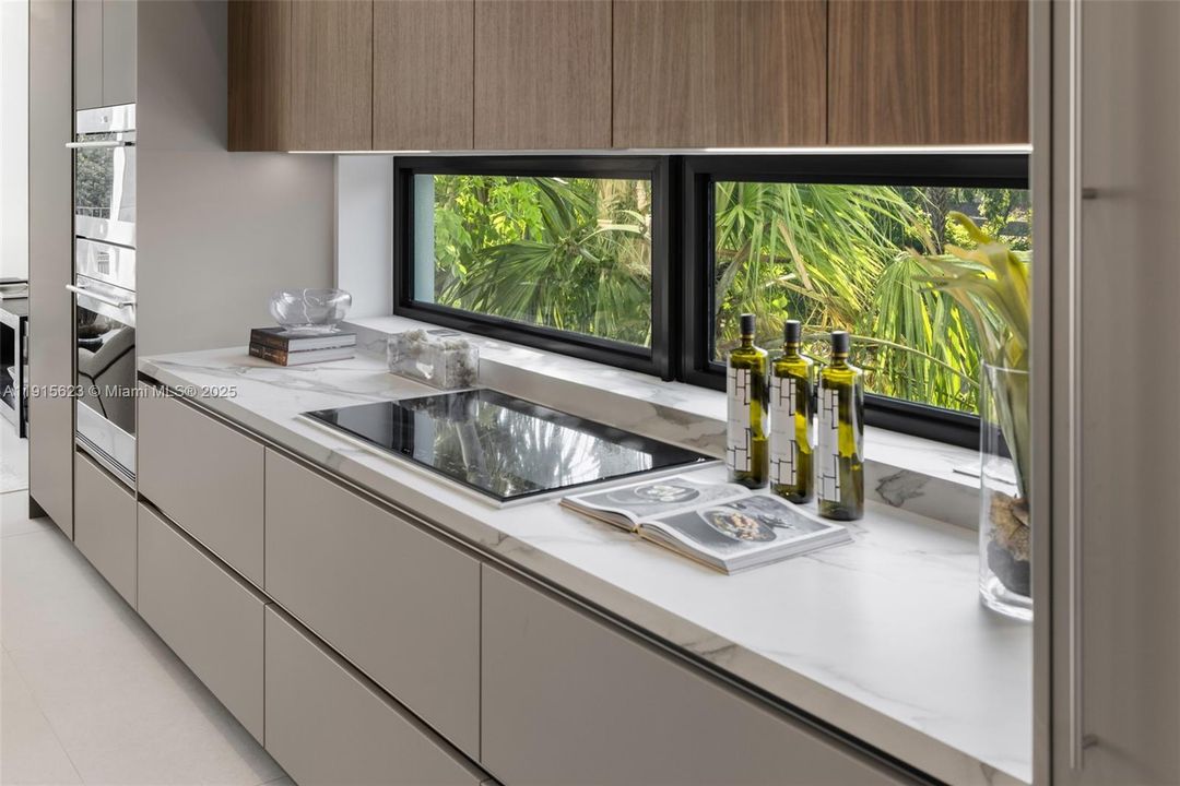 For Sale: $1,985,000 (3 beds, 3 baths, 2841 Square Feet)