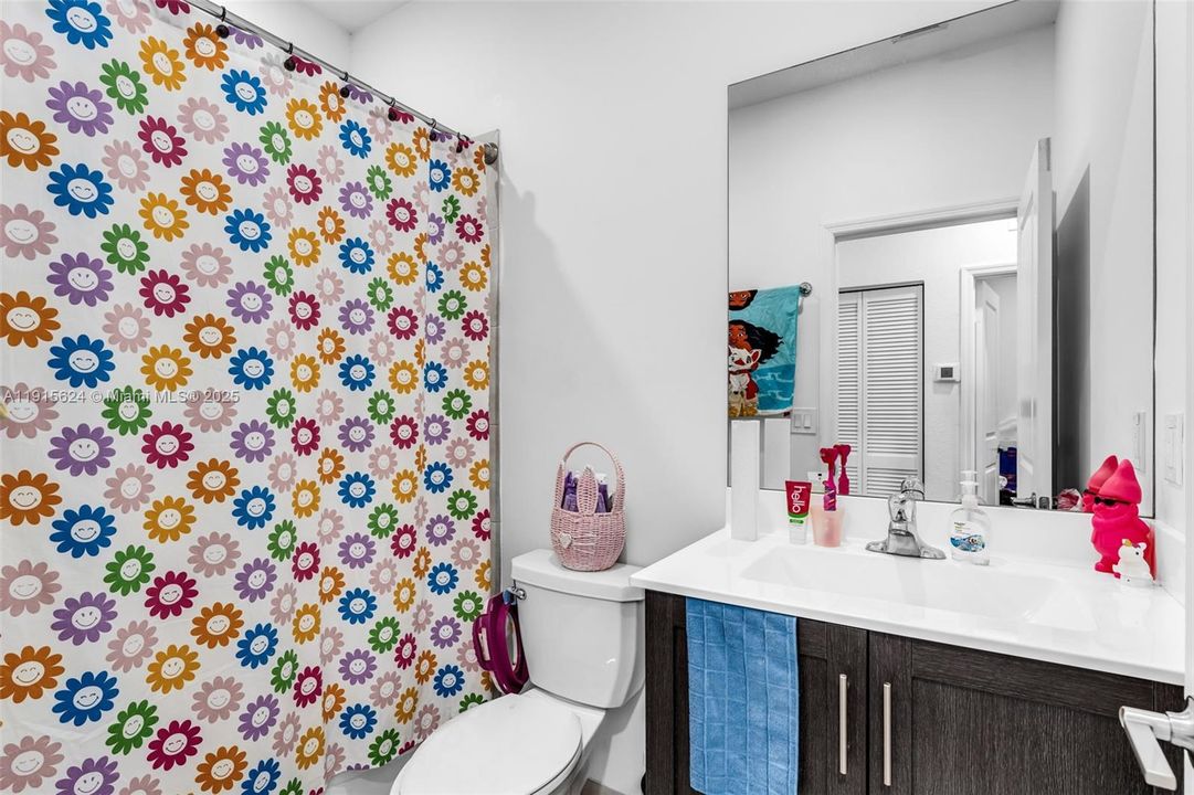 For Sale: $380,000 (3 beds, 2 baths, 1483 Square Feet)