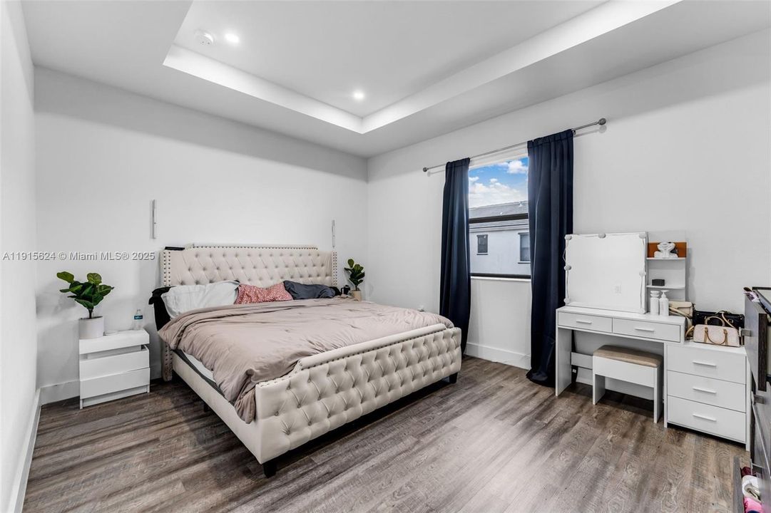 For Sale: $380,000 (3 beds, 2 baths, 1483 Square Feet)