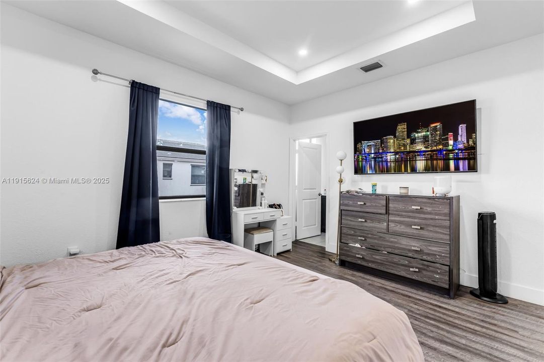 For Sale: $380,000 (3 beds, 2 baths, 1483 Square Feet)