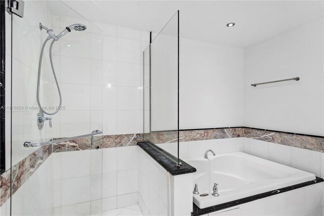 En Venta: $829,000 (1 camas, 1 baños, 777 Pies cuadrados)