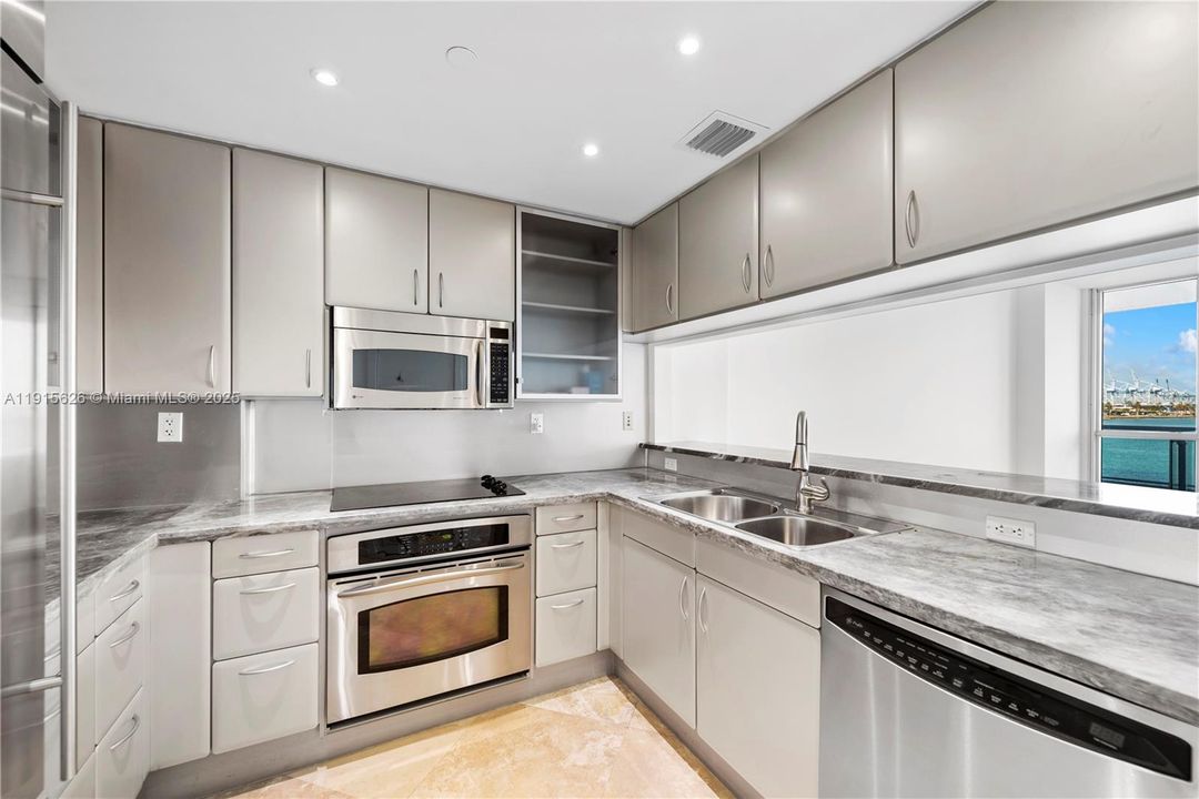 En Venta: $829,000 (1 camas, 1 baños, 777 Pies cuadrados)