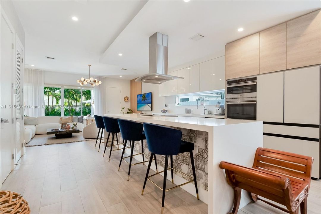 For Sale: $1,800,000 (4 beds, 4 baths, 2512 Square Feet)