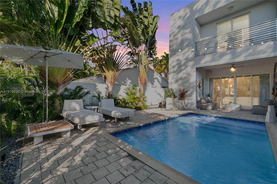 For Sale: $1,800,000 (4 beds, 4 baths, 2512 Square Feet)