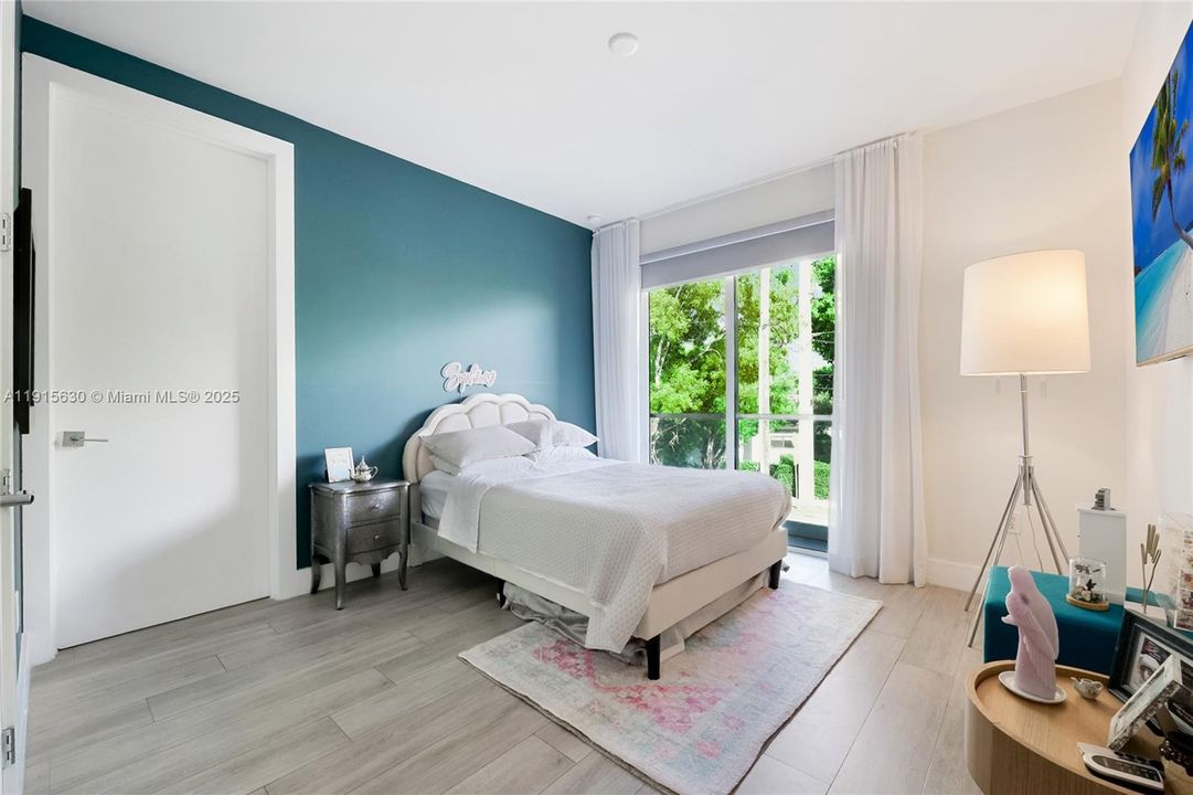 For Sale: $1,800,000 (4 beds, 4 baths, 2512 Square Feet)