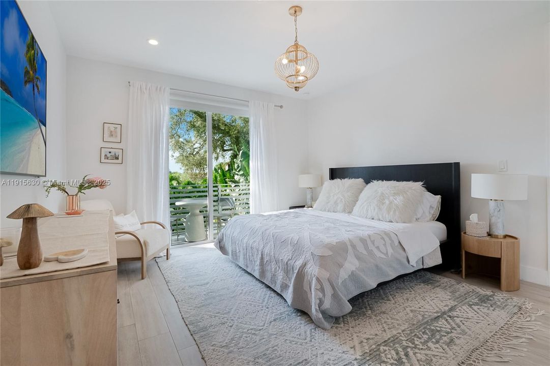 For Sale: $1,800,000 (4 beds, 4 baths, 2512 Square Feet)