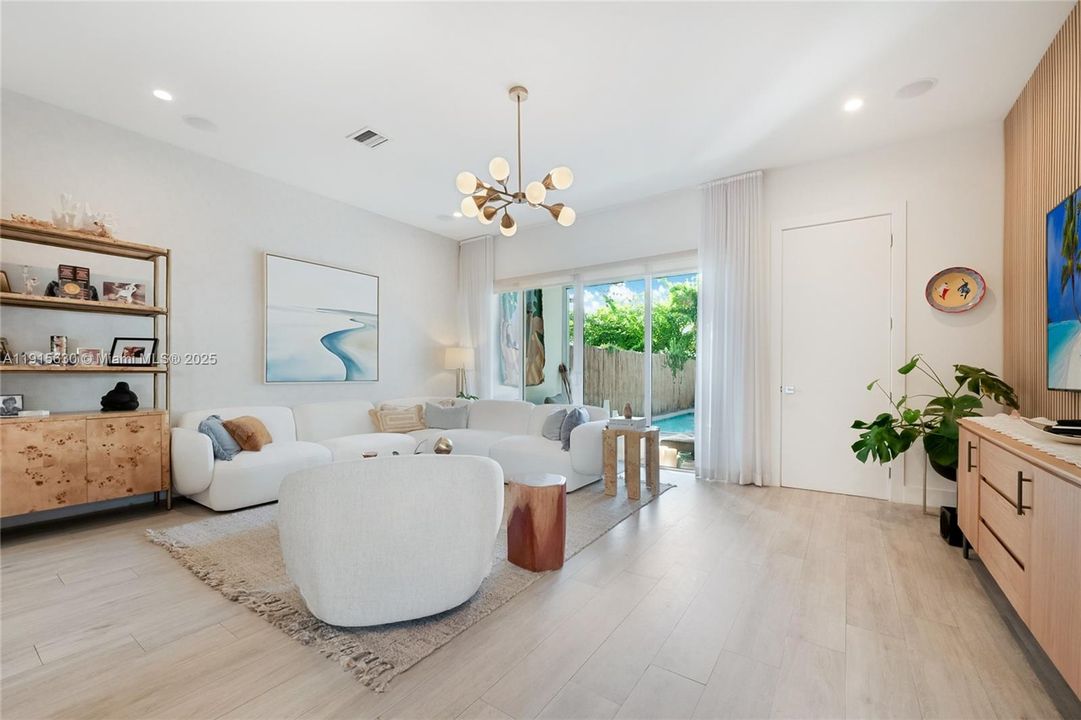 For Sale: $1,800,000 (4 beds, 4 baths, 2512 Square Feet)