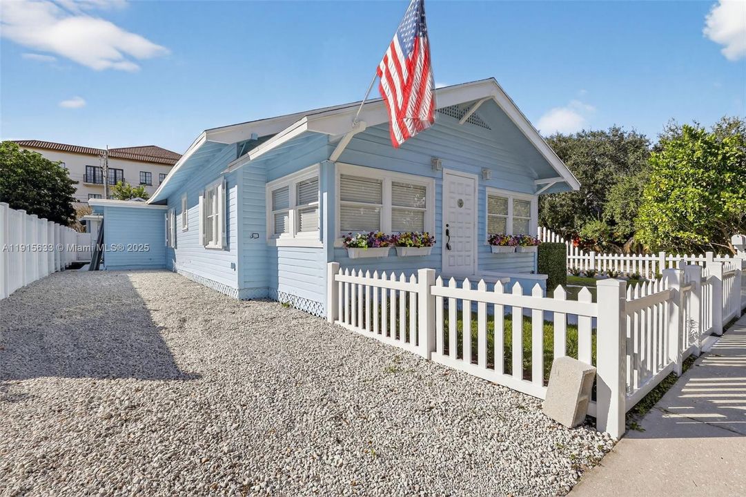 出租: $4,290 (2 贝兹, 2 浴室, 1488 平方英尺)