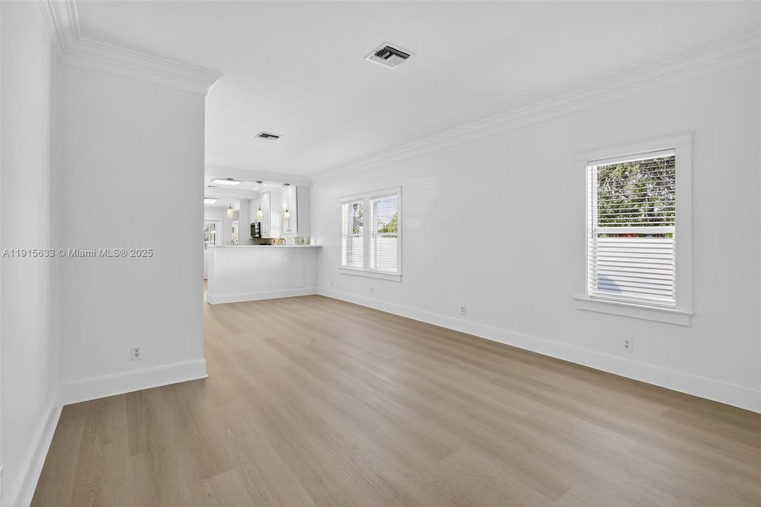 出租: $4,290 (2 贝兹, 2 浴室, 1488 平方英尺)