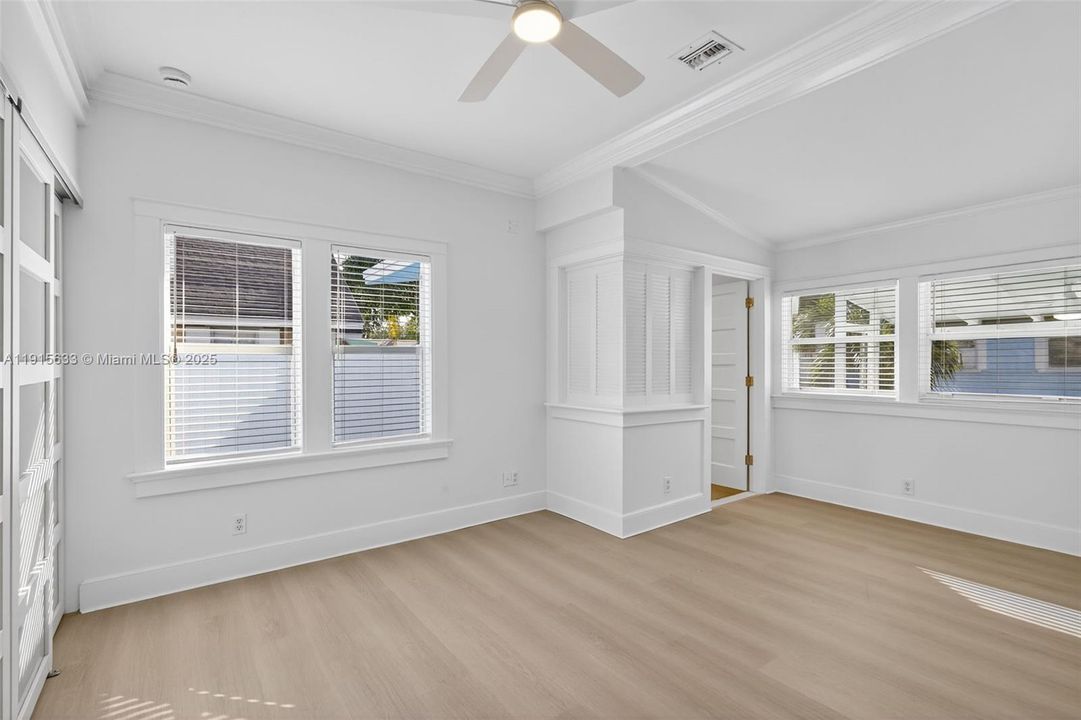 出租: $4,290 (2 贝兹, 2 浴室, 1488 平方英尺)