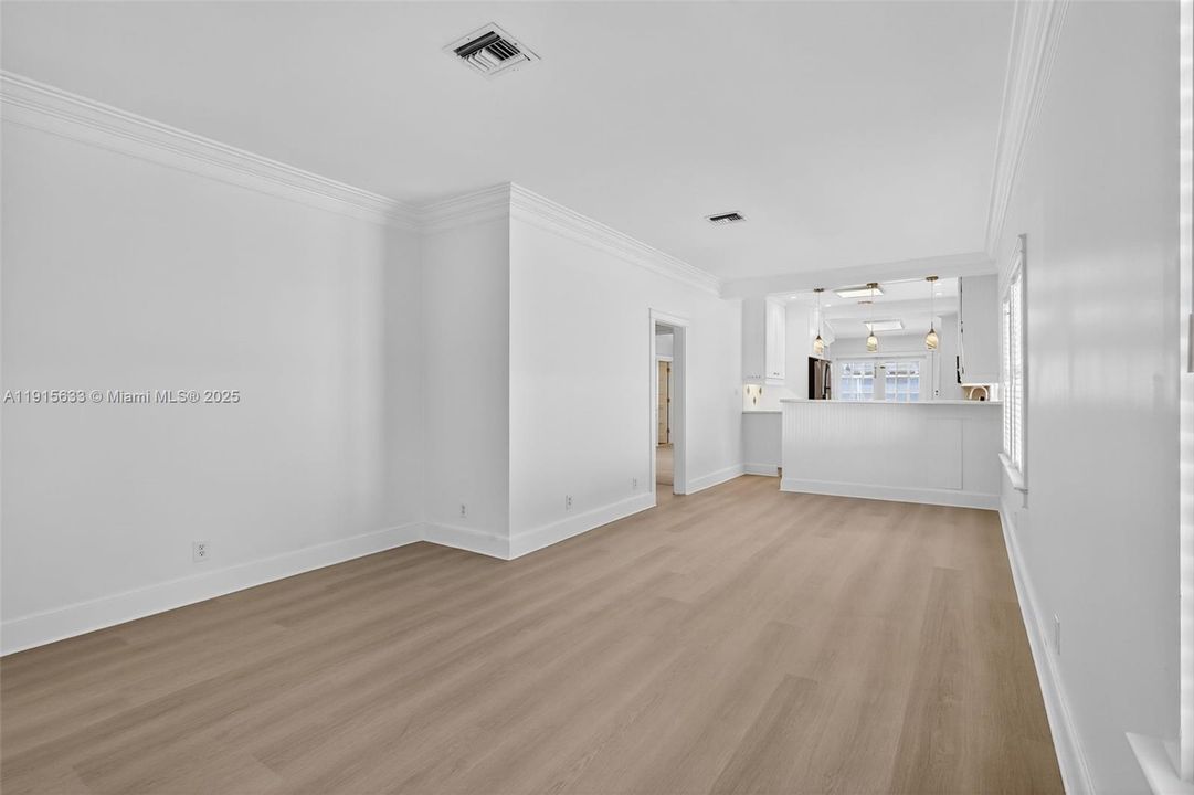 出租: $4,290 (2 贝兹, 2 浴室, 1488 平方英尺)