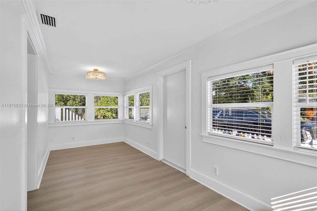 出租: $4,290 (2 贝兹, 2 浴室, 1488 平方英尺)