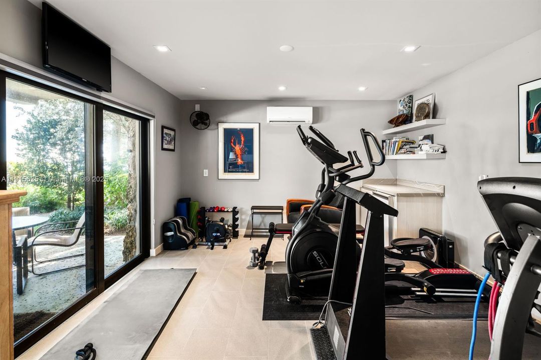 For Sale: $24,950,000 (4 beds, 5 baths, 4435 Square Feet)