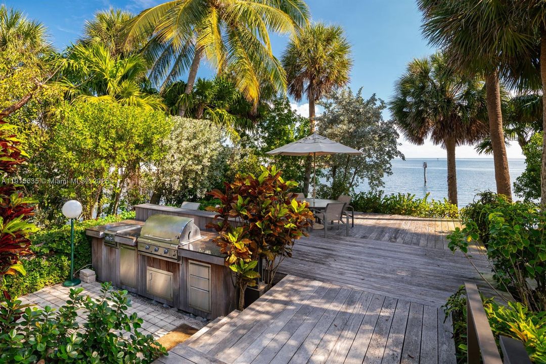 For Sale: $24,950,000 (4 beds, 5 baths, 4435 Square Feet)