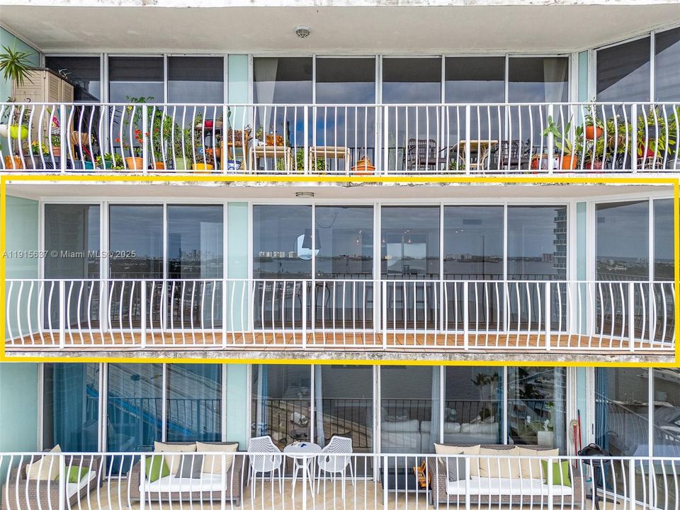 For Sale: $524,000 (2 beds, 2 baths, 1030 Square Feet)