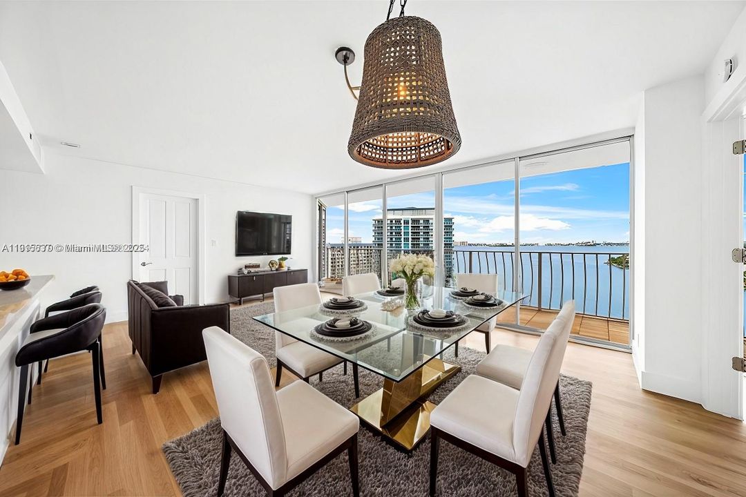 For Sale: $524,000 (2 beds, 2 baths, 1030 Square Feet)