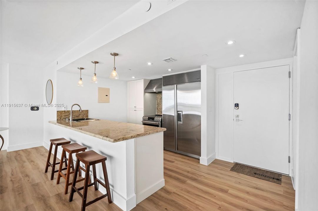 For Sale: $524,000 (2 beds, 2 baths, 1030 Square Feet)