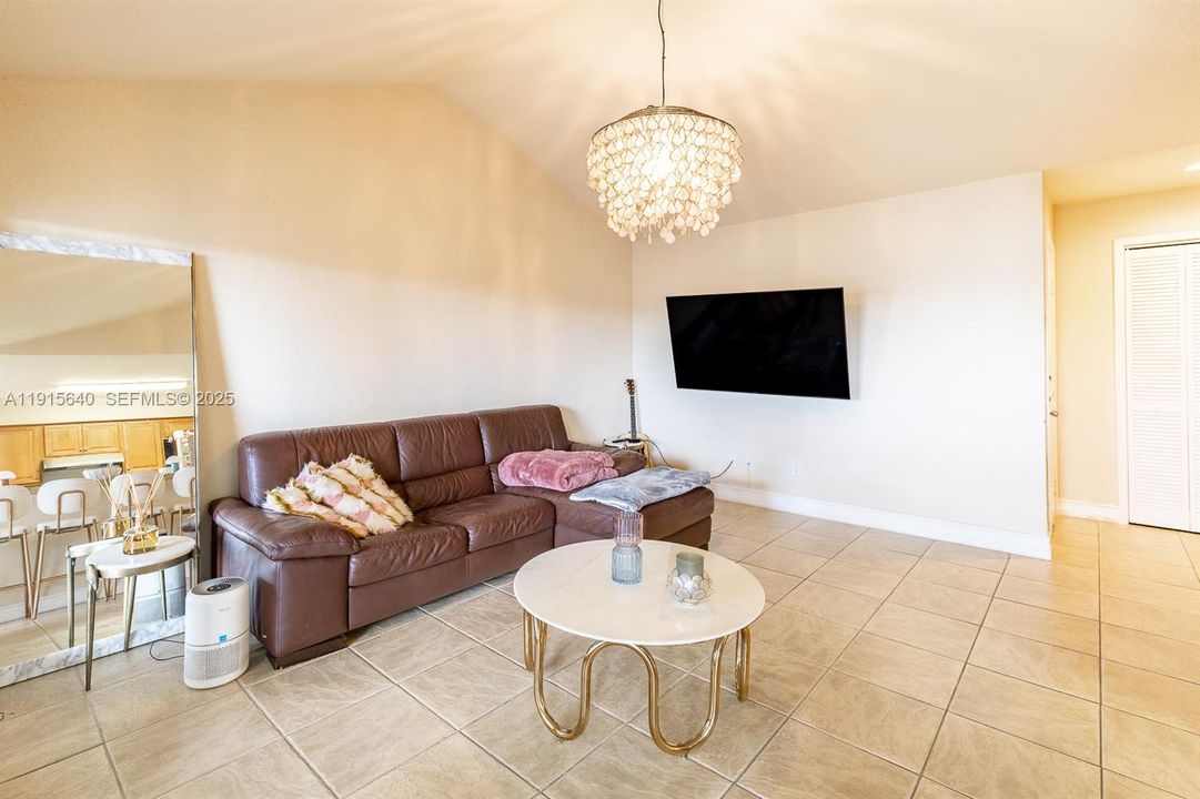 En Venta: $249,000 (1 camas, 1 baños, 950 Pies cuadrados)