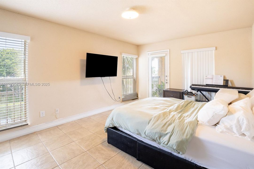 En Venta: $249,000 (1 camas, 1 baños, 950 Pies cuadrados)