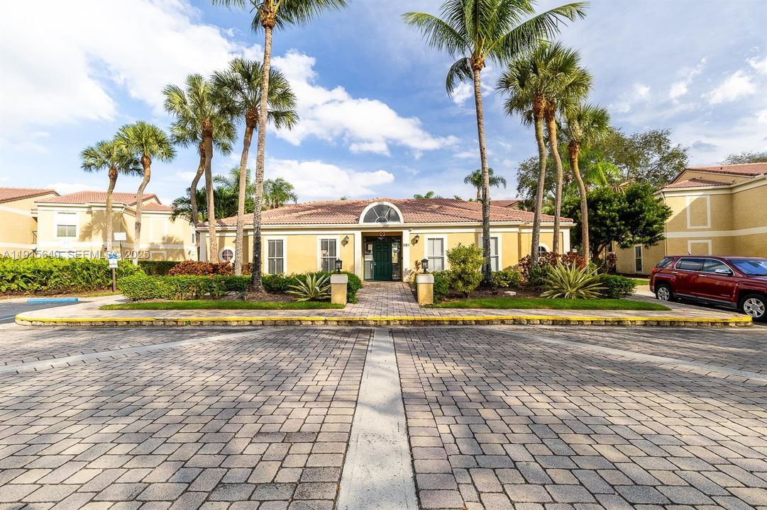 En Venta: $249,000 (1 camas, 1 baños, 950 Pies cuadrados)