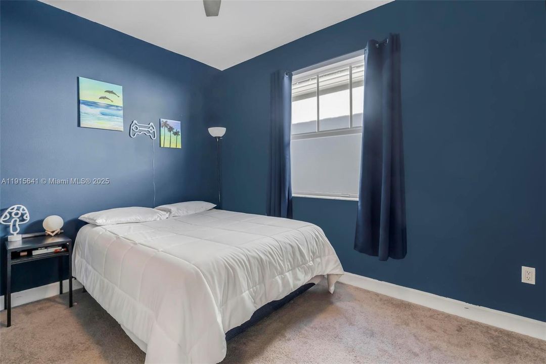 待售: $549,999 (4 贝兹, 2 浴室, 2067 平方英尺)