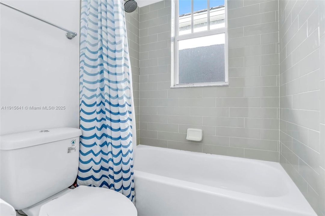 待售: $549,999 (4 贝兹, 2 浴室, 2067 平方英尺)