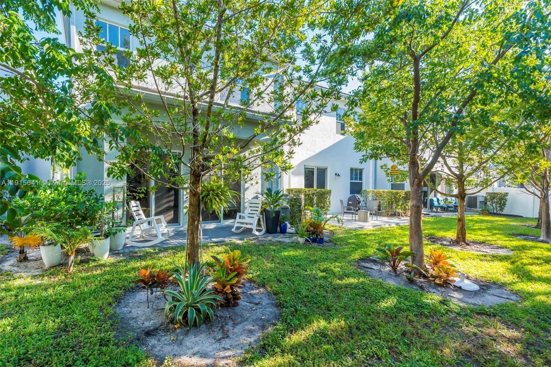 待售: $549,999 (4 贝兹, 2 浴室, 2067 平方英尺)