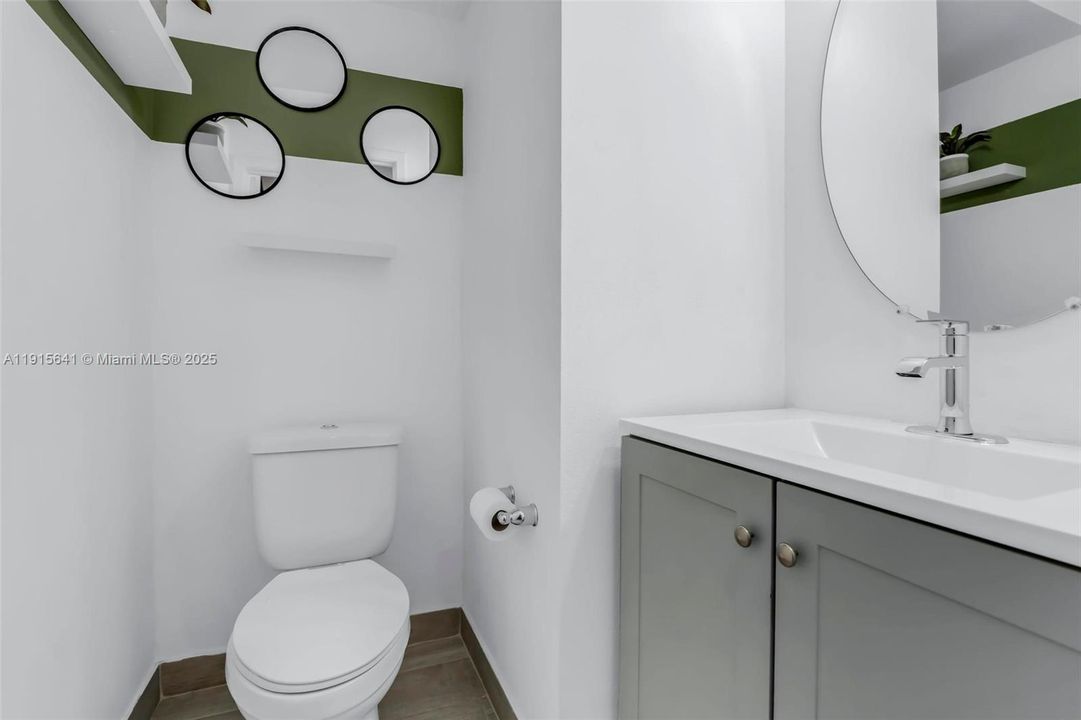 待售: $549,999 (4 贝兹, 2 浴室, 2067 平方英尺)