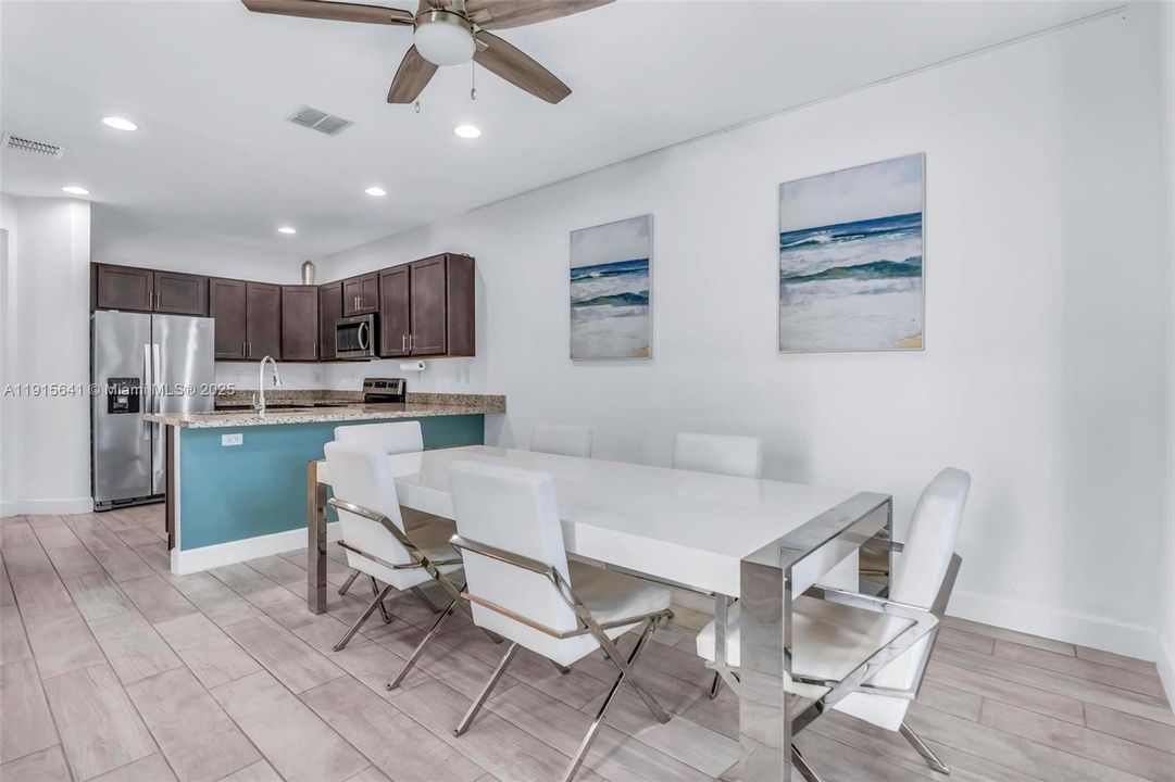 待售: $549,999 (4 贝兹, 2 浴室, 2067 平方英尺)