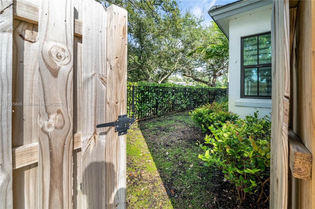 En Venta: $555,000 (3 camas, 2 baños, 1586 Pies cuadrados)