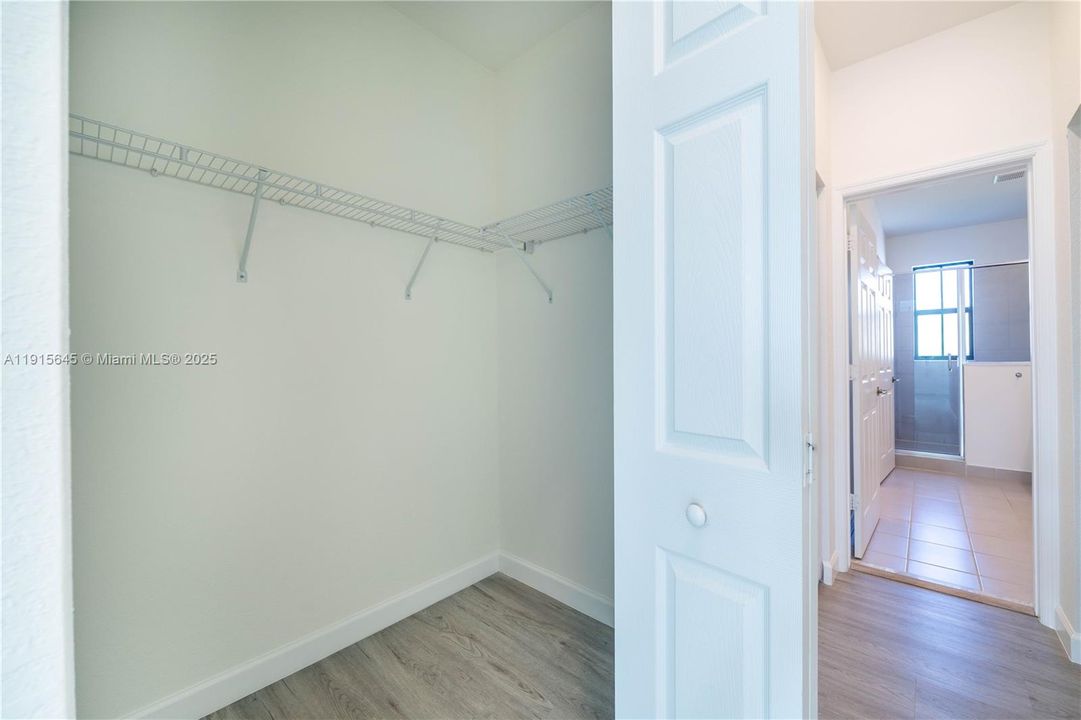 En Venta: $555,000 (3 camas, 2 baños, 1586 Pies cuadrados)