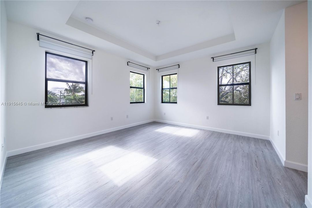 En Venta: $555,000 (3 camas, 2 baños, 1586 Pies cuadrados)