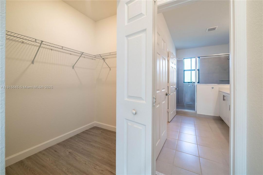 En Venta: $555,000 (3 camas, 2 baños, 1586 Pies cuadrados)