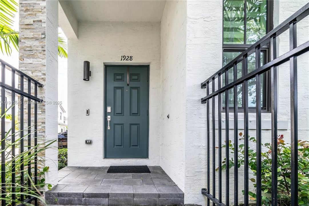 En Venta: $555,000 (3 camas, 2 baños, 1586 Pies cuadrados)